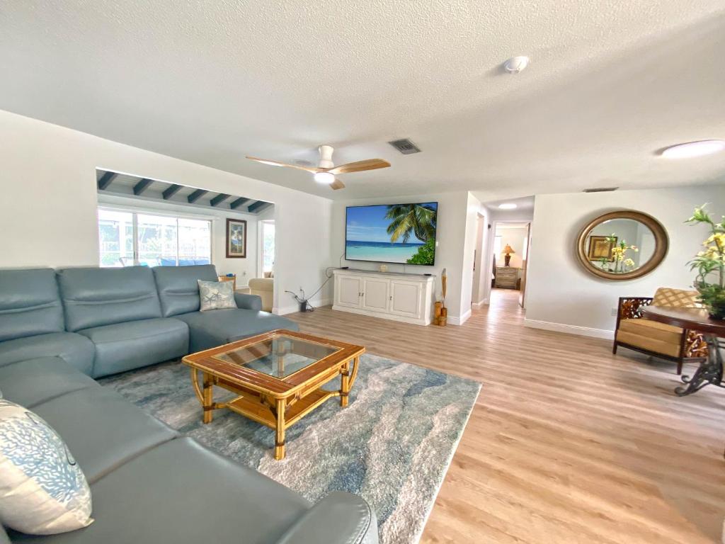 Siesta Key Paradise, Vacation Pool Home, Near Beach, Restaurants and More, Sarasota