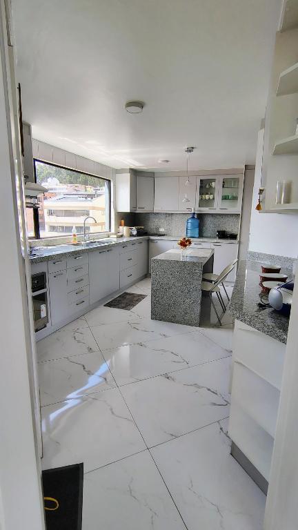 Apartment in Eloy Alfaro - 2