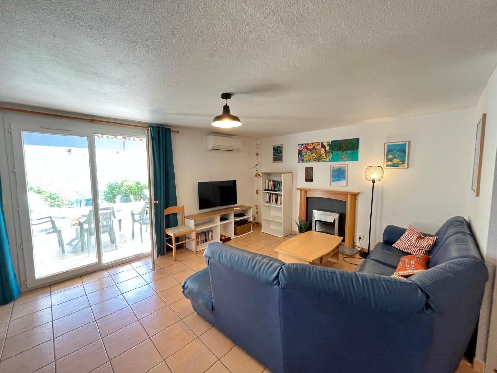 Belle villa entièrement climatisée 4 chambres 10 couchages, fibre WIFI, 2 terrasses parking privatif dans résidence sécurisée piscine commune 800 m de la mer LRCS69 - 3
