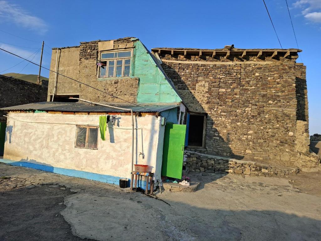 Bazarduzu Kebir in Khinalig, Quba