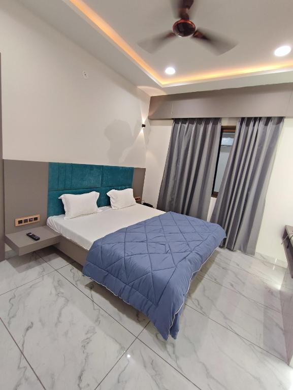 hotel Divyom, Udždžain