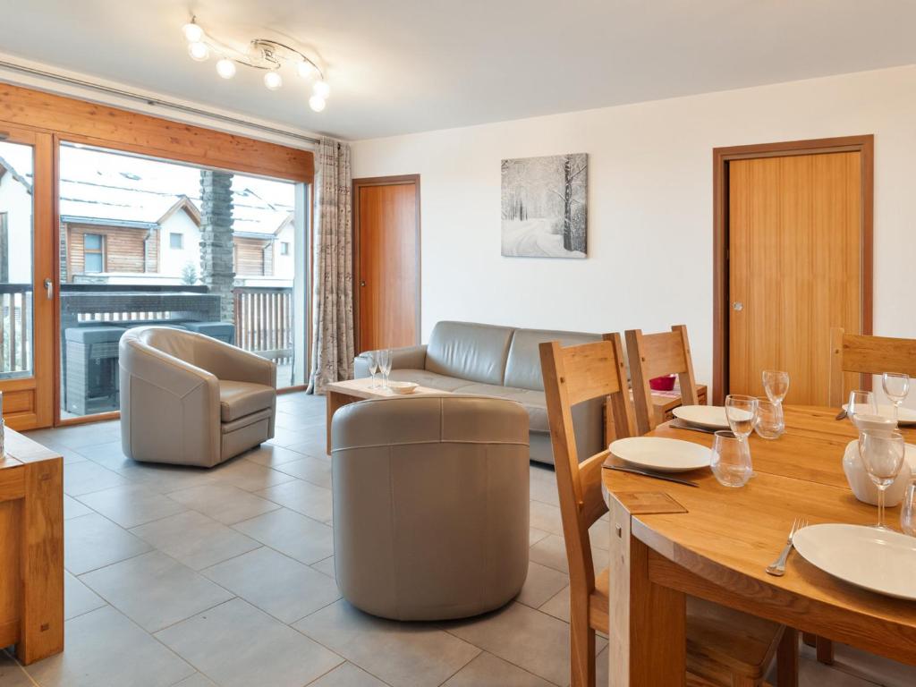 Appartement cosy avec terrasse, vue sur montagne, proche pistes - 1