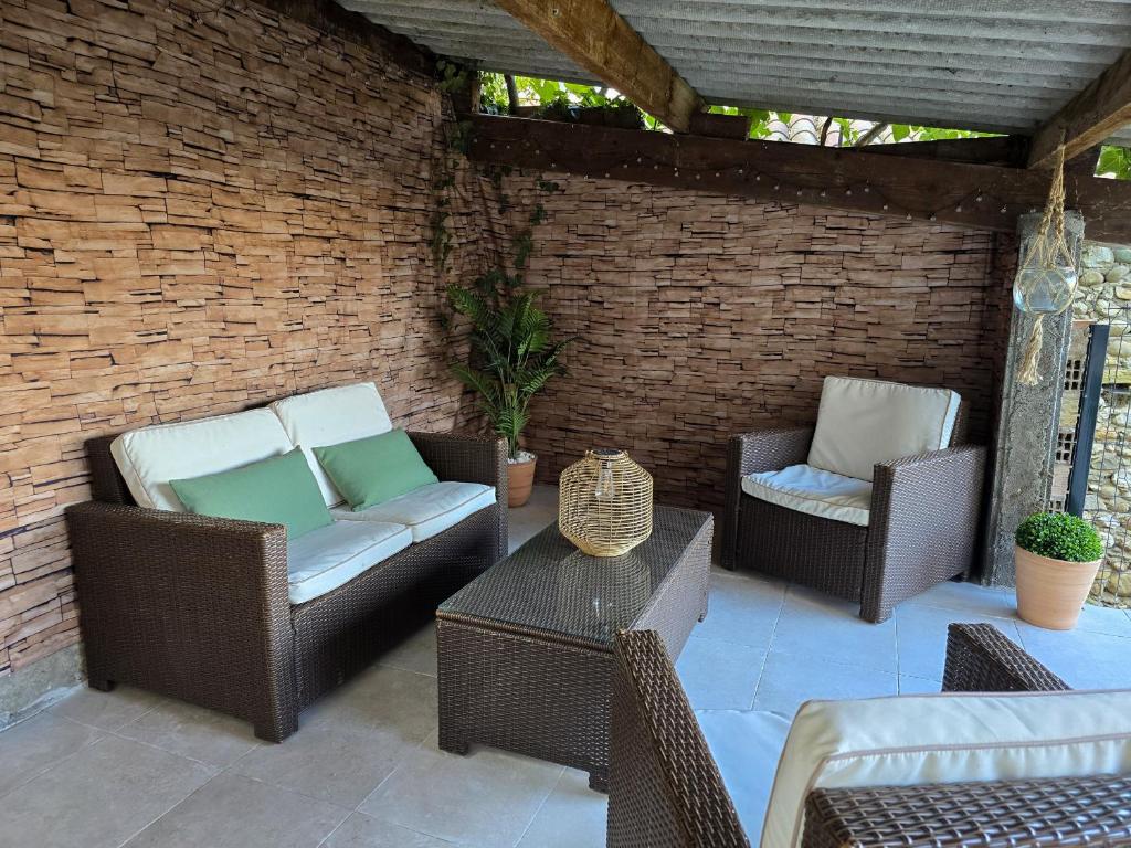 La Jaliniere, Château-Arnoux