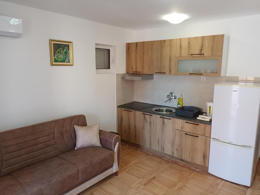 Walk to the Sea-1 bedroom BUDVA - 4