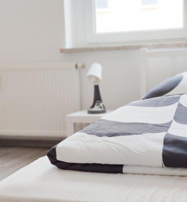 Saubere Unterkunft mit Balkon, Merseburg