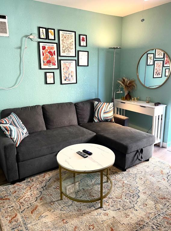 Guest Suite with Pool, Seminole