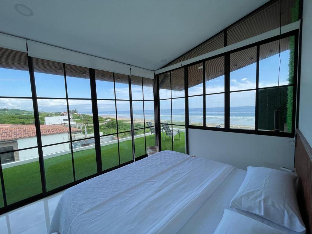 GLAMSUITE Premiun Montañita - 1