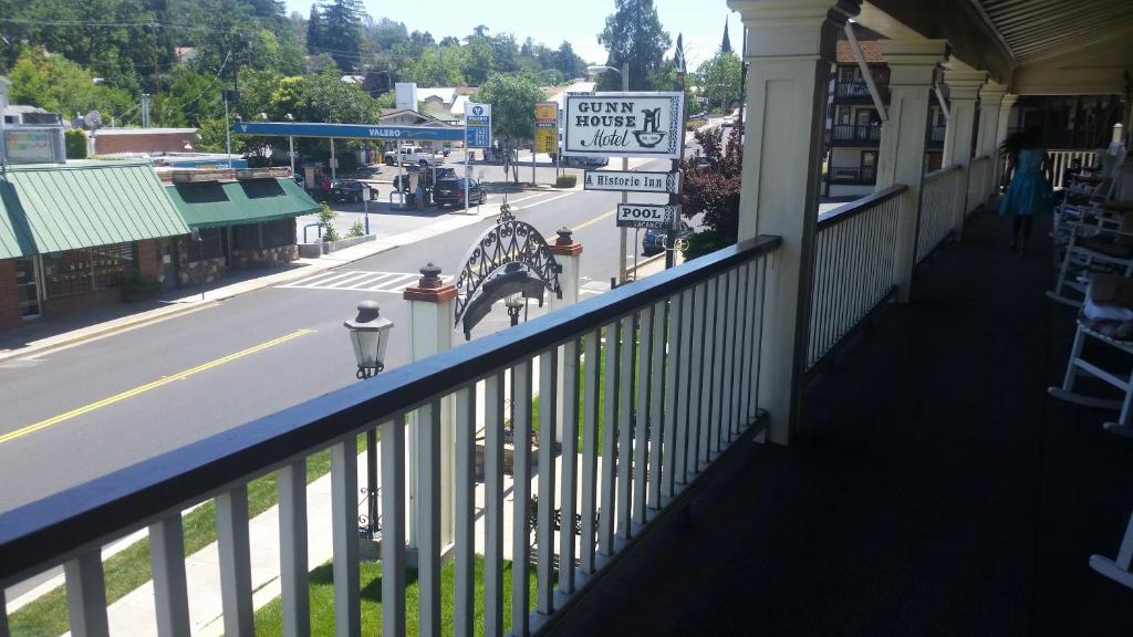 Gunn House Hotel photo