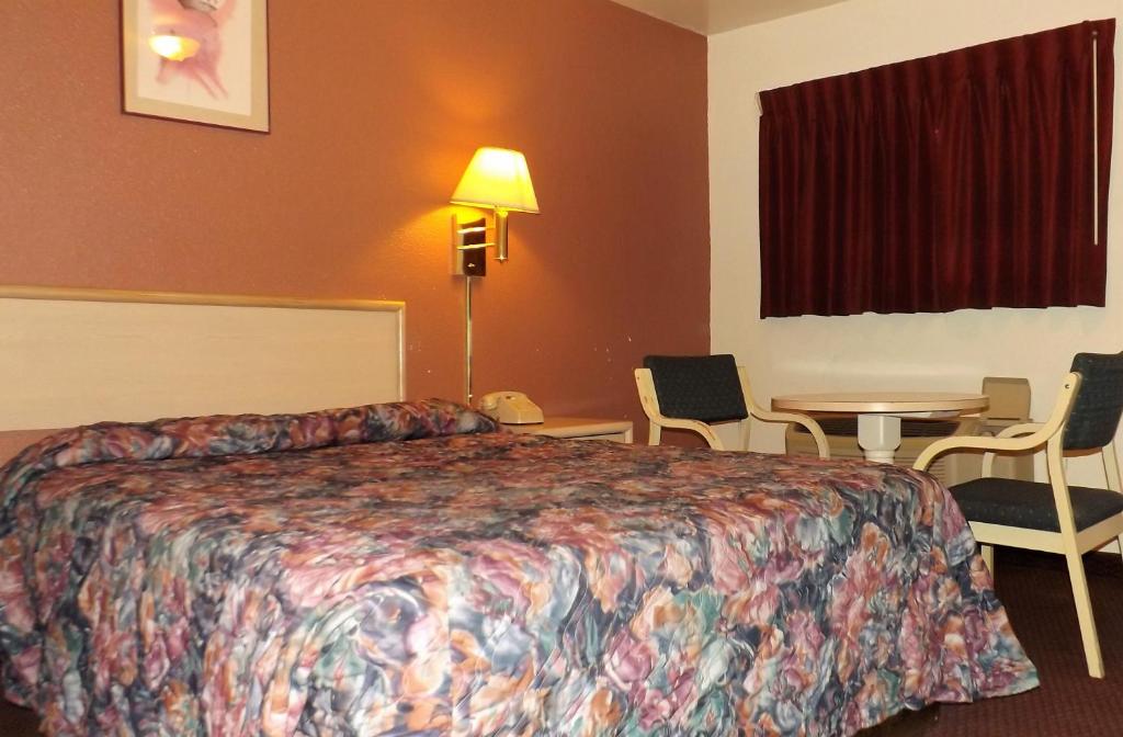 Travelodge By Wyndham Farmington Photo 9