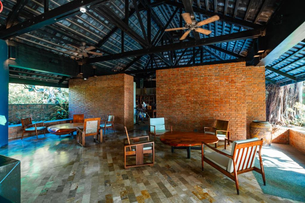 フロント・ロビー