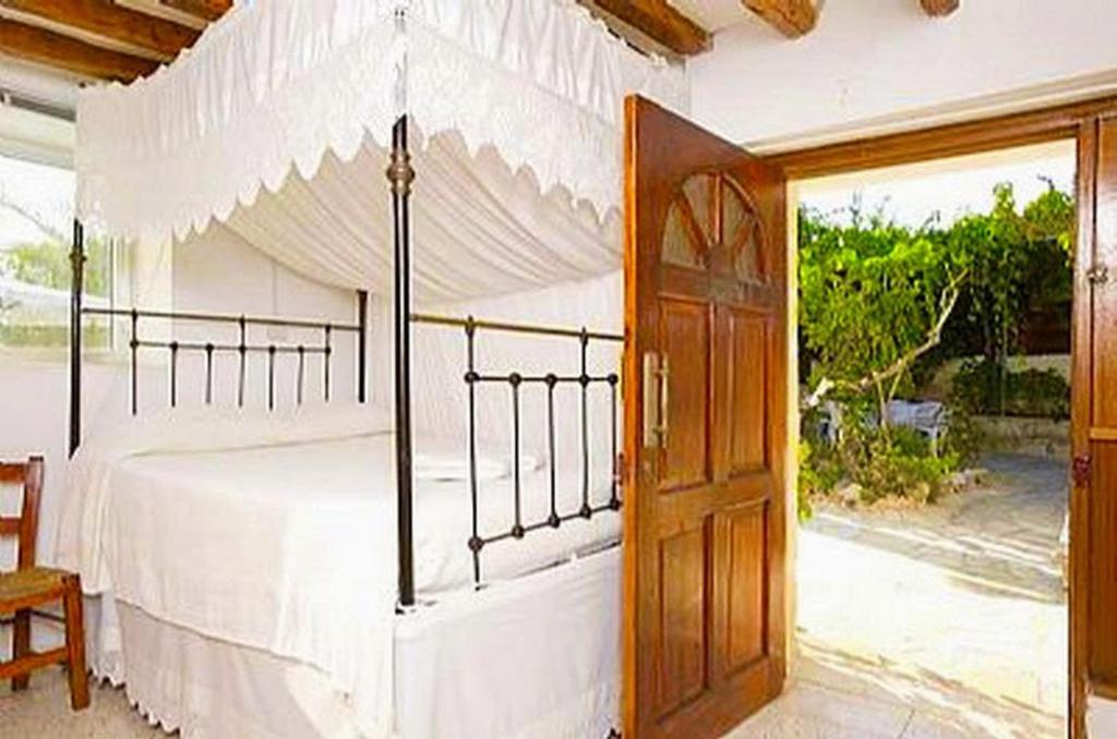 Rose Garden Villa Peristerona photo