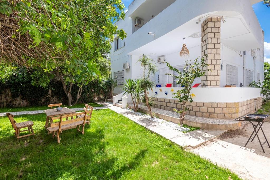 Haven in Carthage, Where History Meets Charm, Salambôo