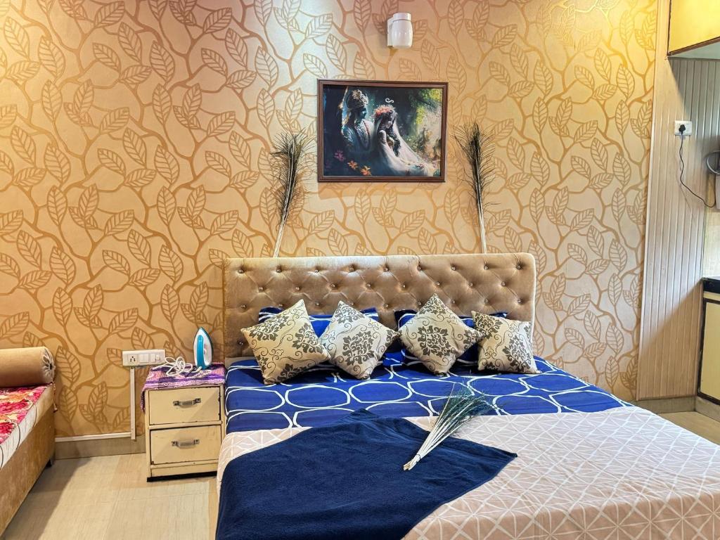 Goldenleave, Vrindavan