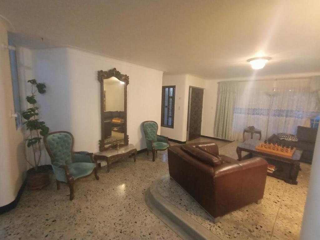 Casa Clásica Zona Centro Medellín, Casa Villa para 8H - 5