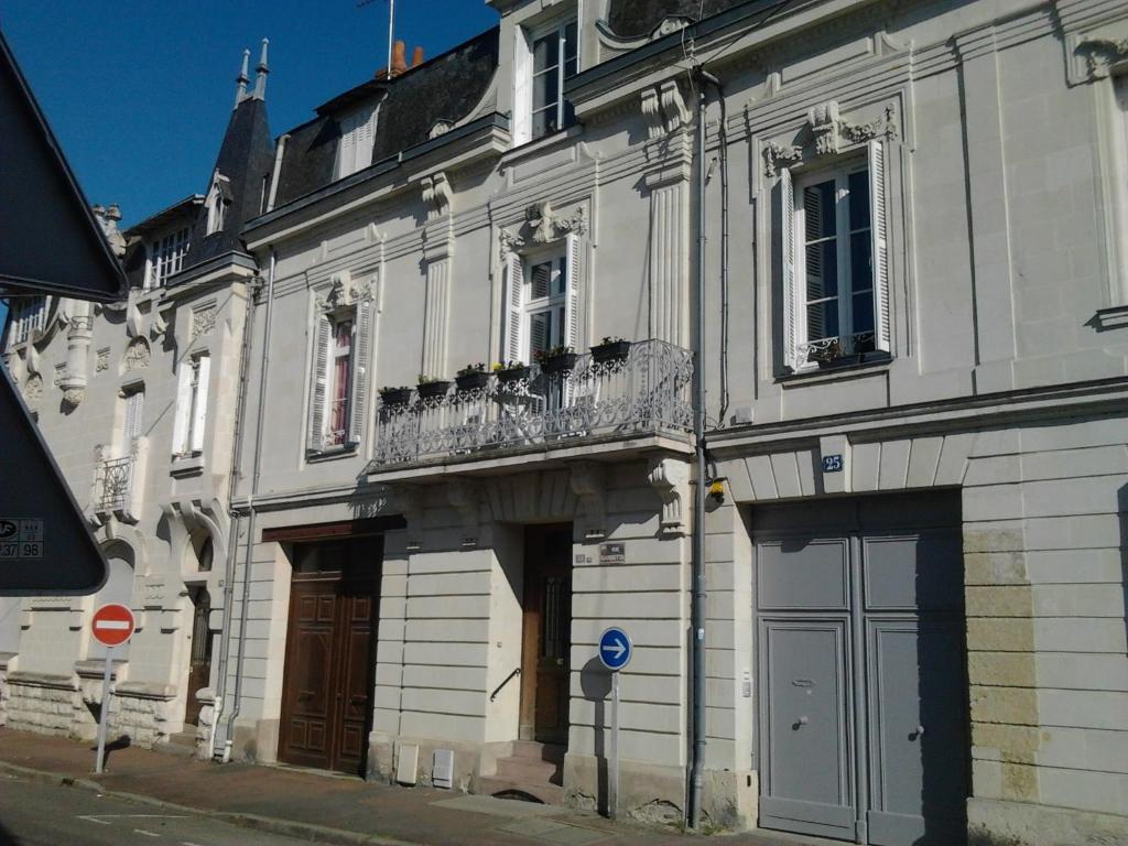Appartement tout confort dans petit jardin calme - 1