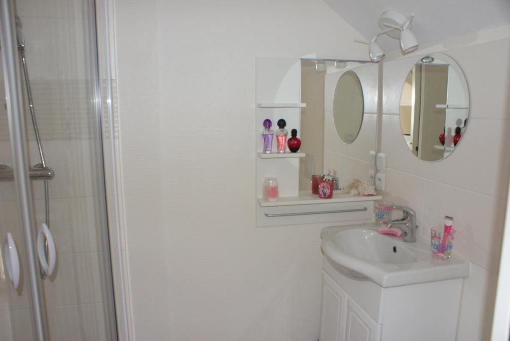 Appartement tout confort dans petit jardin calme - 2