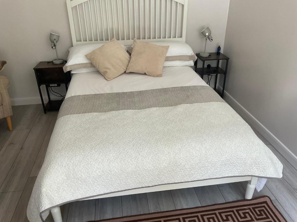 The Meadow Garden Guest Room, Newmarket