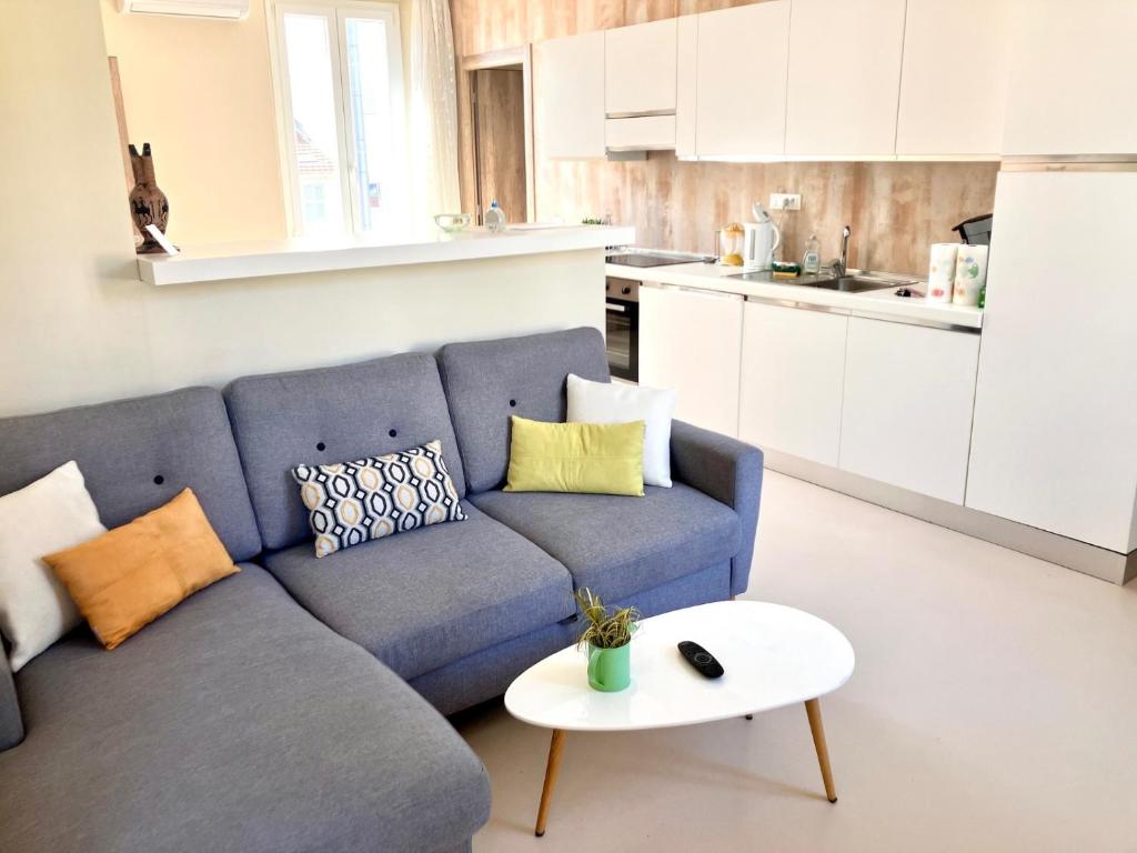 3 ROOMS - DOWNTOWN CANNES - 2 MIN FROM PALAIS Festivals - 5