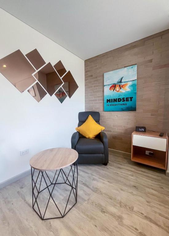 Business & Chill Studio, 3Pax - 1