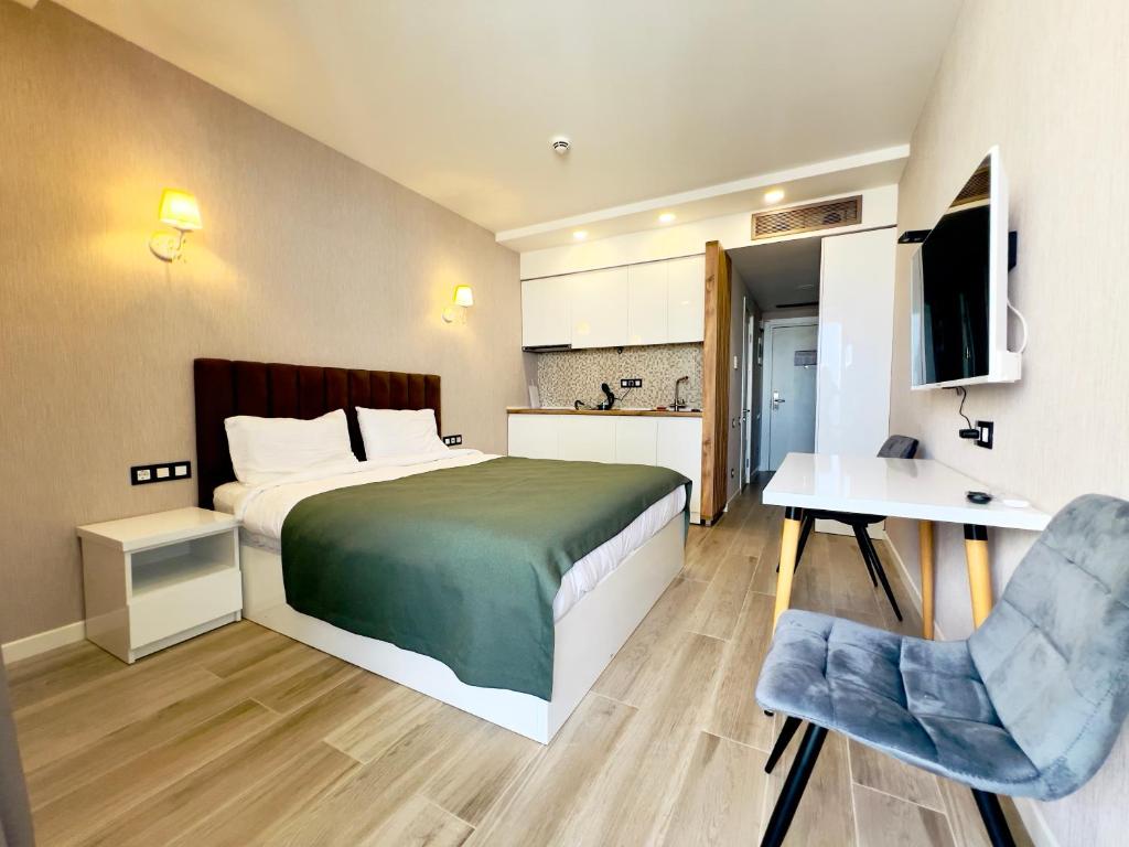 Modern Studio in Alliance Palace Panoramic Sea & City Views, Batumi