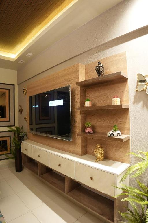 Modern 2BR near Clifton Sea View 5min Netflix, Parking, Karáčí