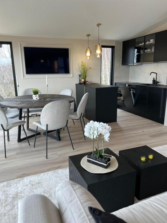 High standard and beautiful view, Tennevika