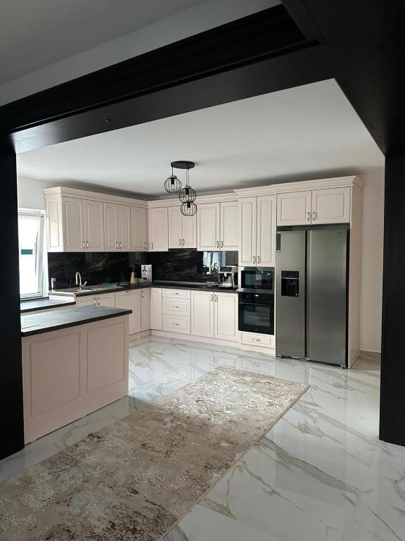 Casa Sub Dumbravă, Bîrsana