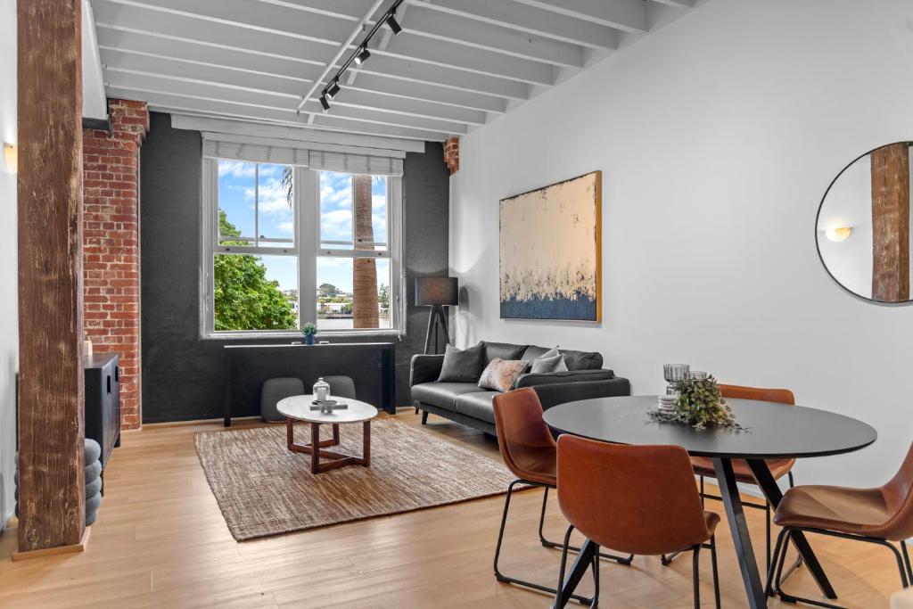 Woolstore Riverfront Apartments Teneriffe, Brisbane