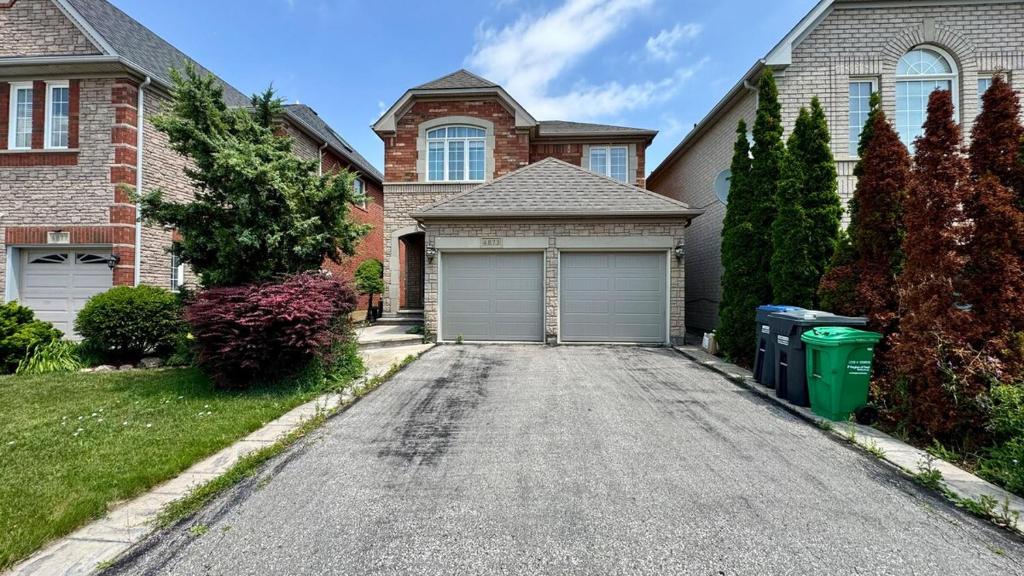 Spacious 4BD Oasis with Sauna, Mississauga