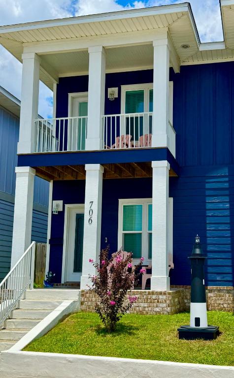 Downtown, Bay Views, Fish Market, and Blue Angels!, Pensacola