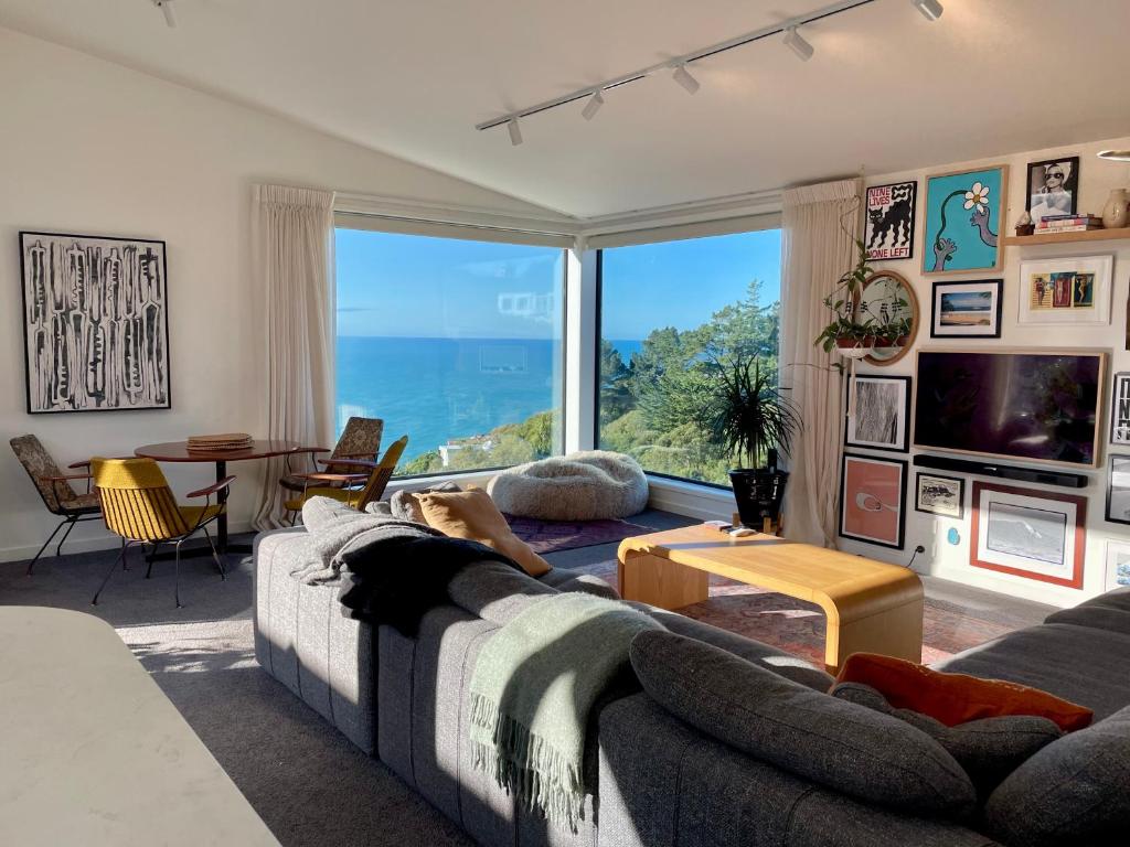 Elevated architectural home with stunning sea views, Dunedin