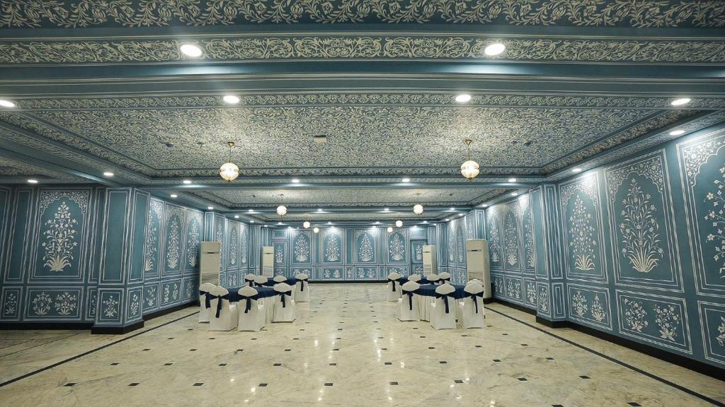 Banquet hall
