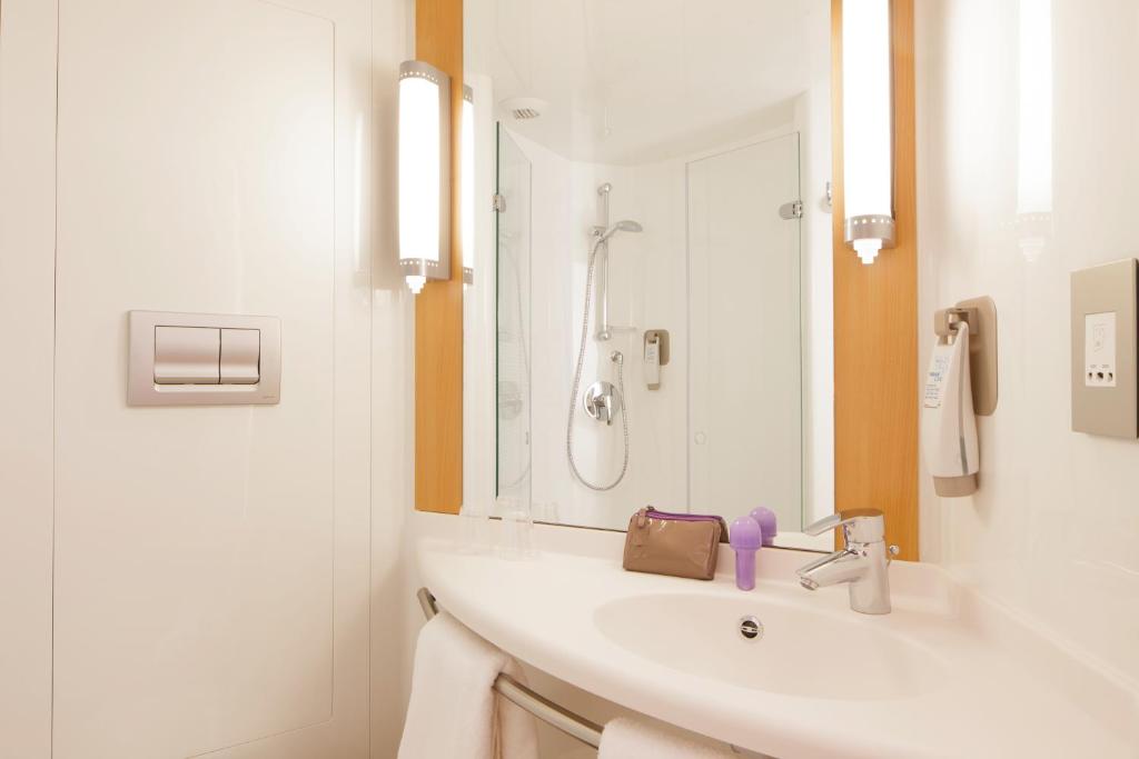 ibis Chesterfield North - Barlborough photo