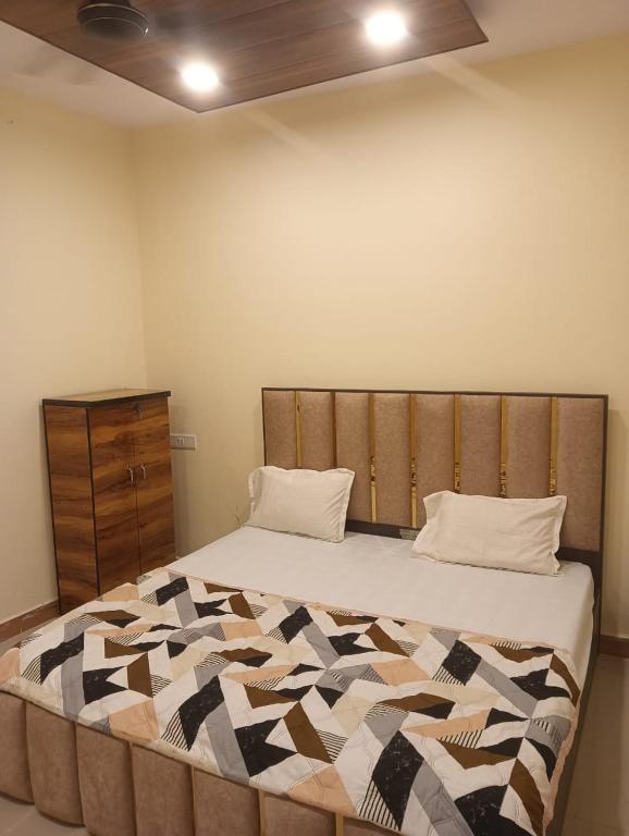 D k hotel and restauraent, Akbarpur