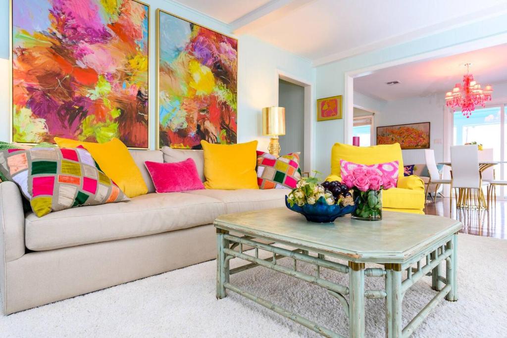 Bay Window Retro Retreat, Rockport