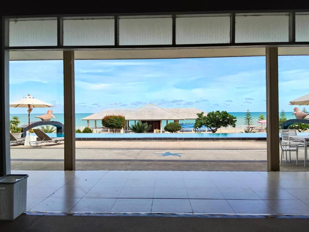 Lobby, Royal Phala Cliff Beach in Rayong