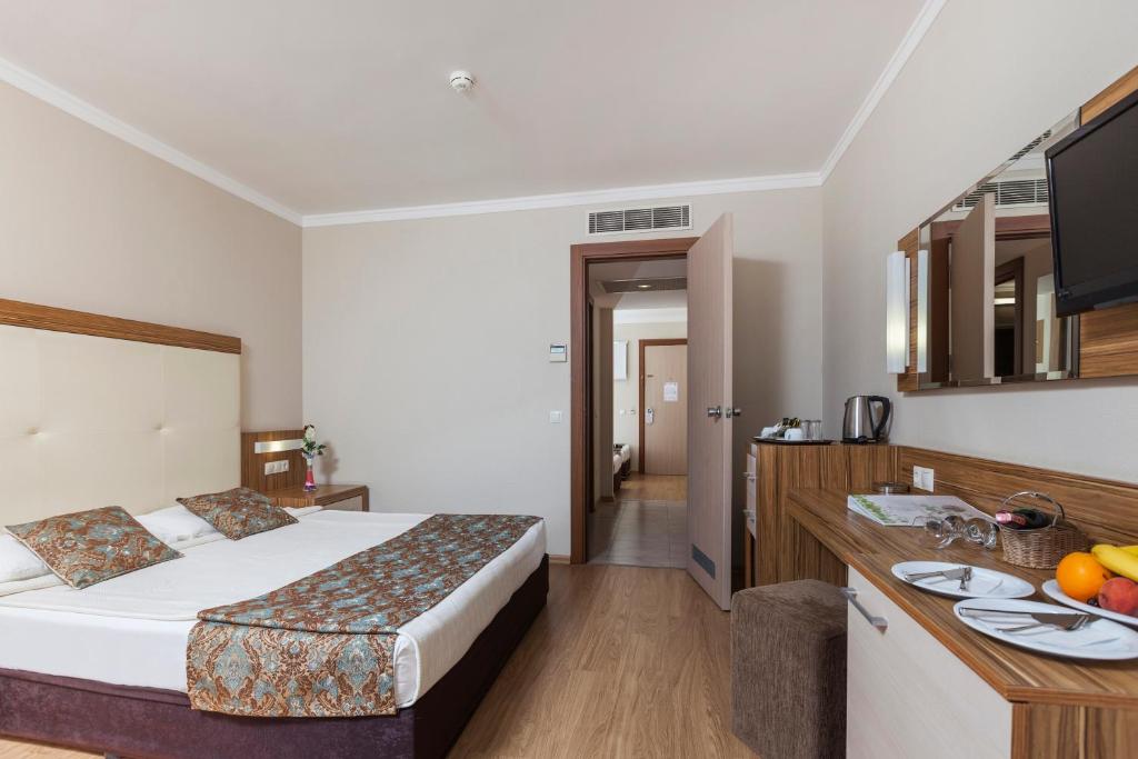 Calimera Hane Garden Hotel — Hotel rooms in Side