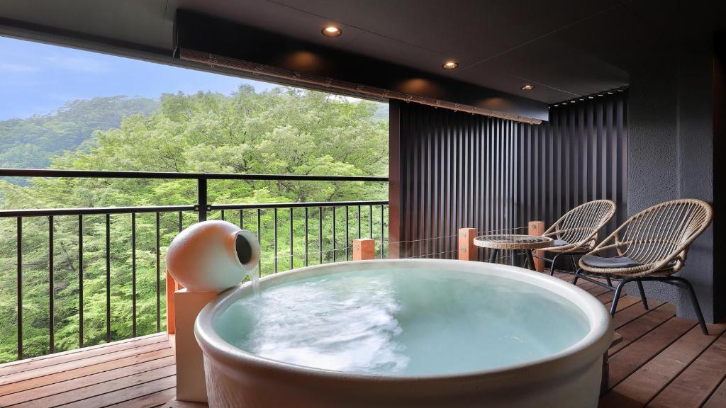 Open air bath