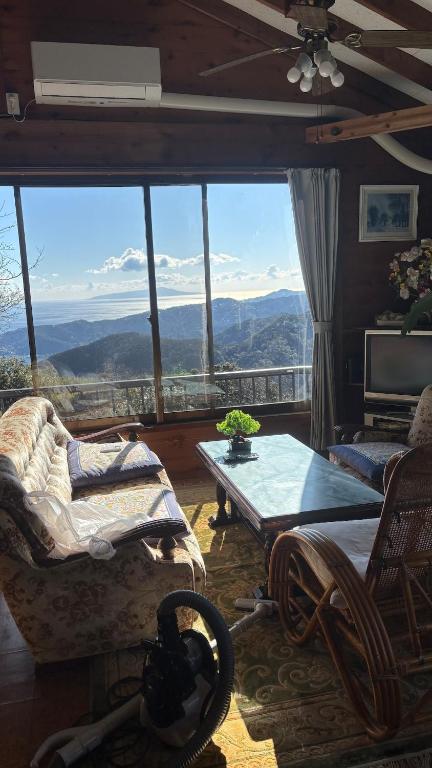 Wood house pinnacle ocean view and Mountain View, Atami