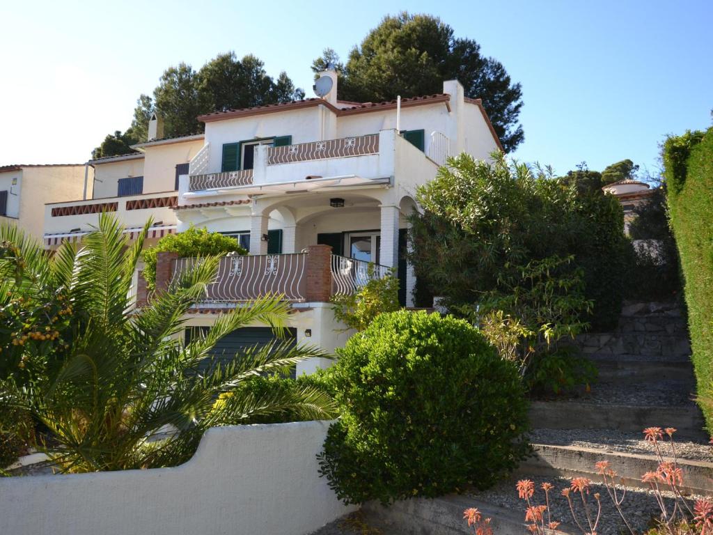 Casa moderna en zona tranquila con piscina y cerca de la playa en Torroella de Montgrí - ES-323-17 - 1