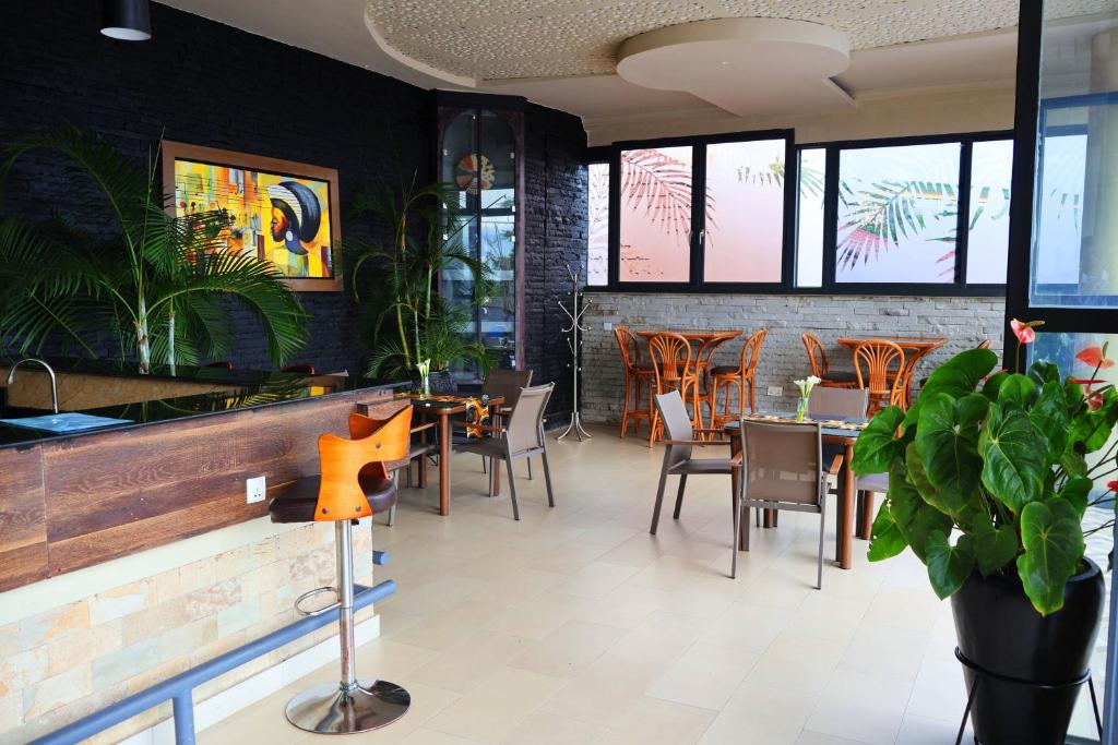 スイミングプール