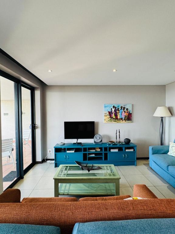 Accommodation Front - Superb Ocean View 6 sleeper in Point Waterfront, Durban