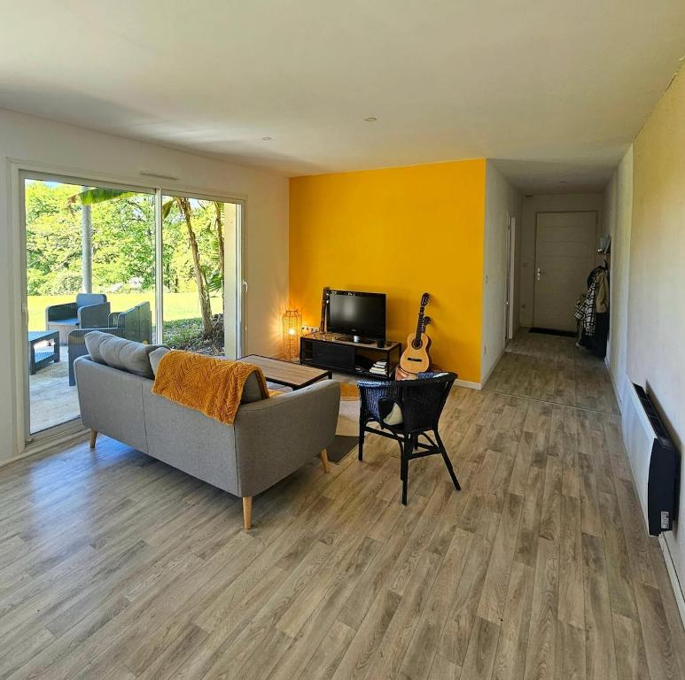 Location avec vue sur Pyrénées, Madiran