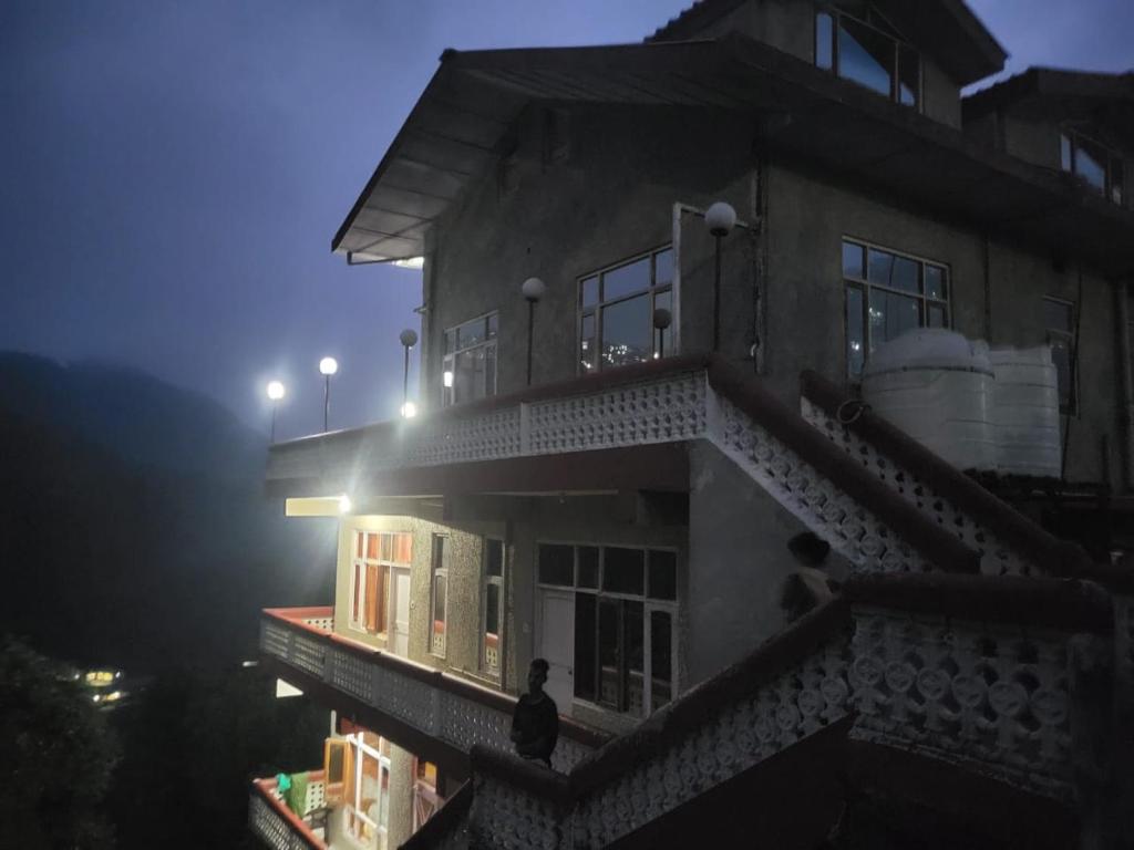 nirvana stays, Šimla