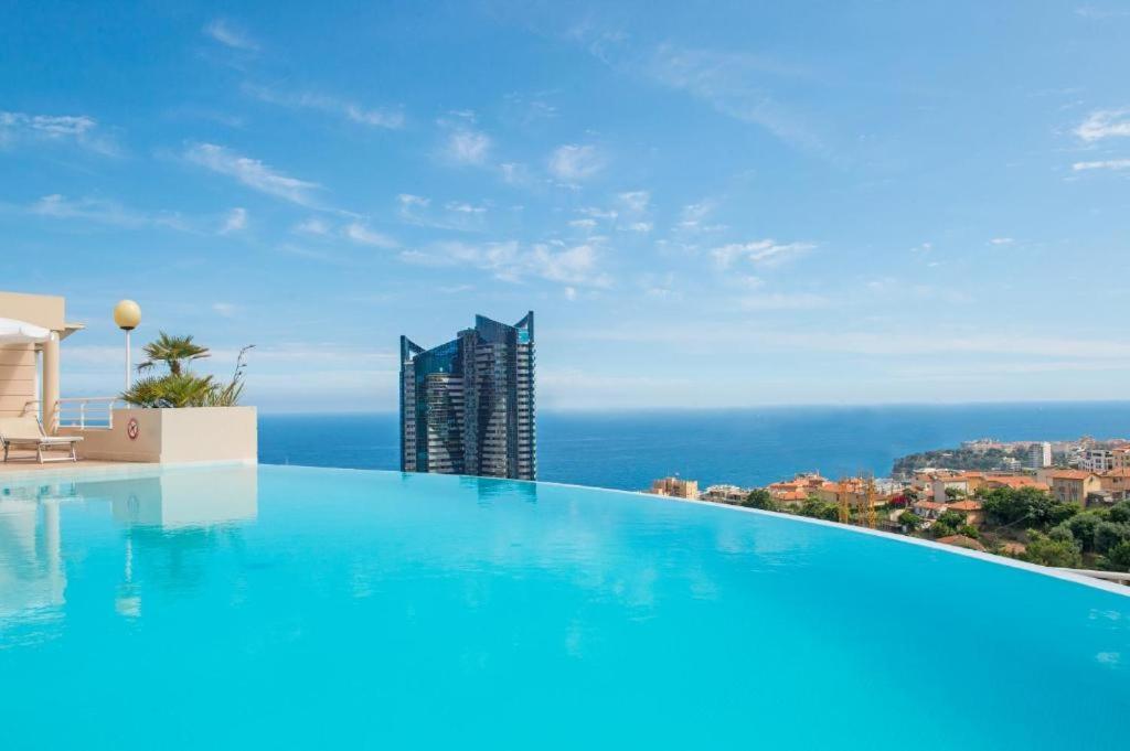 High-End Residence with Pool and Panoramic Views - 2