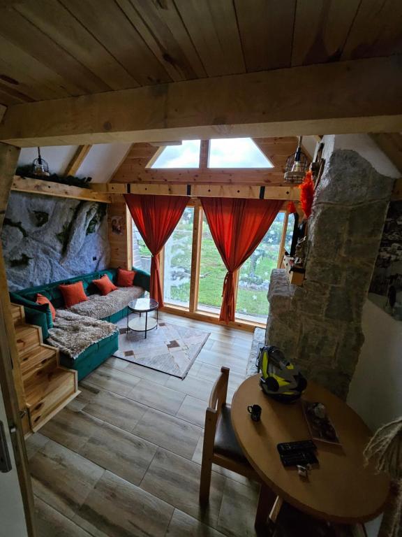 Chalet Wood Magic - 2