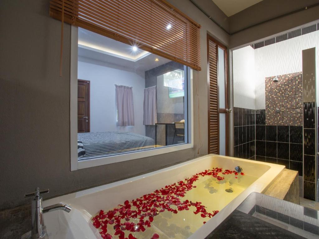 Shower, 88 Fine Hotel in Surat Thani