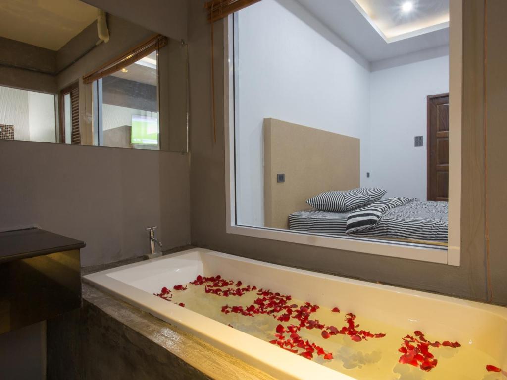 Bathroom, 88 Fine Hotel in Surat Thani