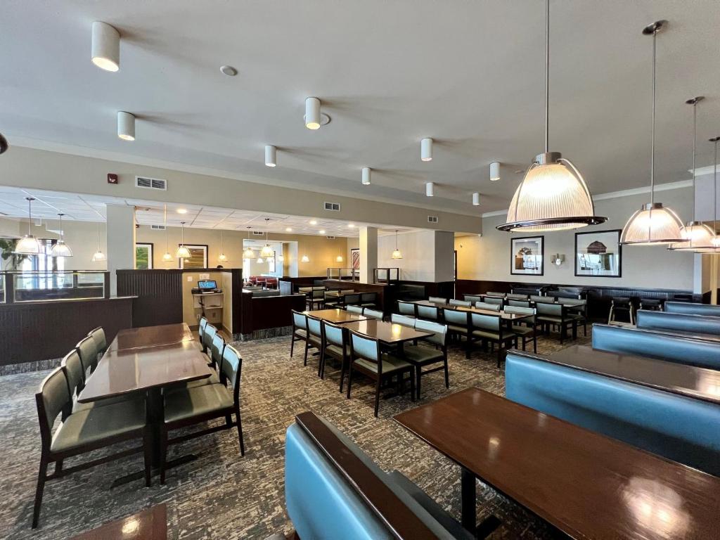 ホリデイ イン トロント エアポート イースト バイ IHG (Holiday Inn Toronto Airport East By IHG) レストラン