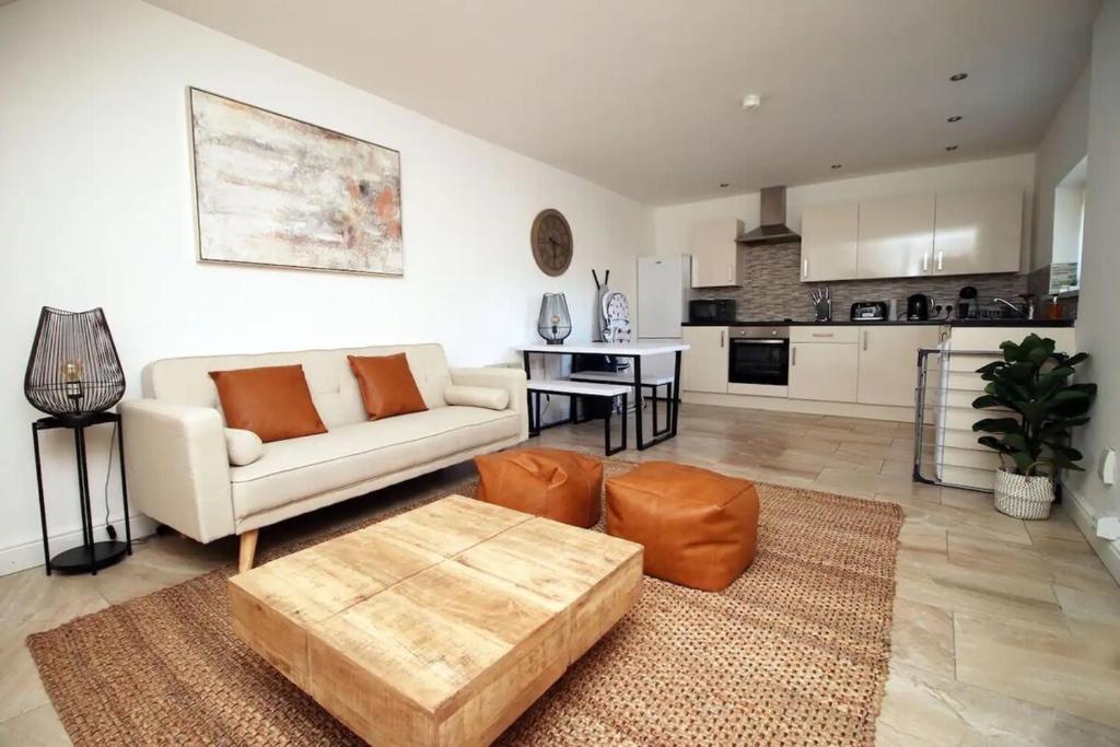 Rustic Elegant Retreat Opposite Stadium, Cardiff